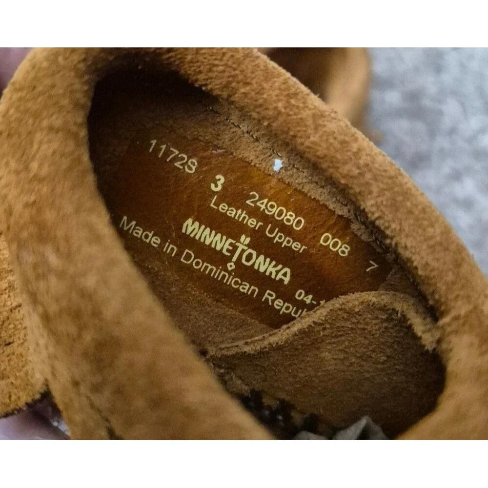 Minnetonka leather moccasins size 3 toddler